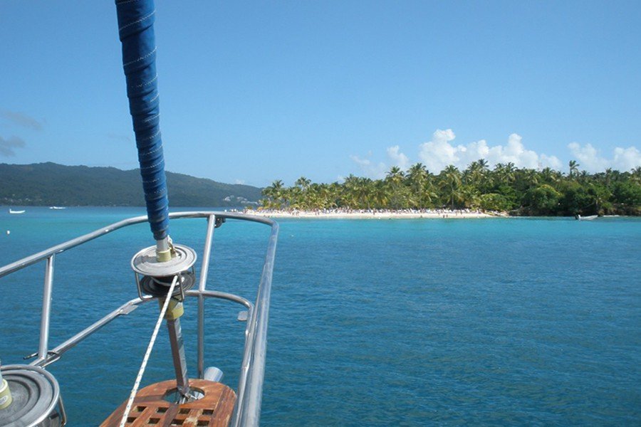 Paradisiac escape of Cayo Levantado secluded island